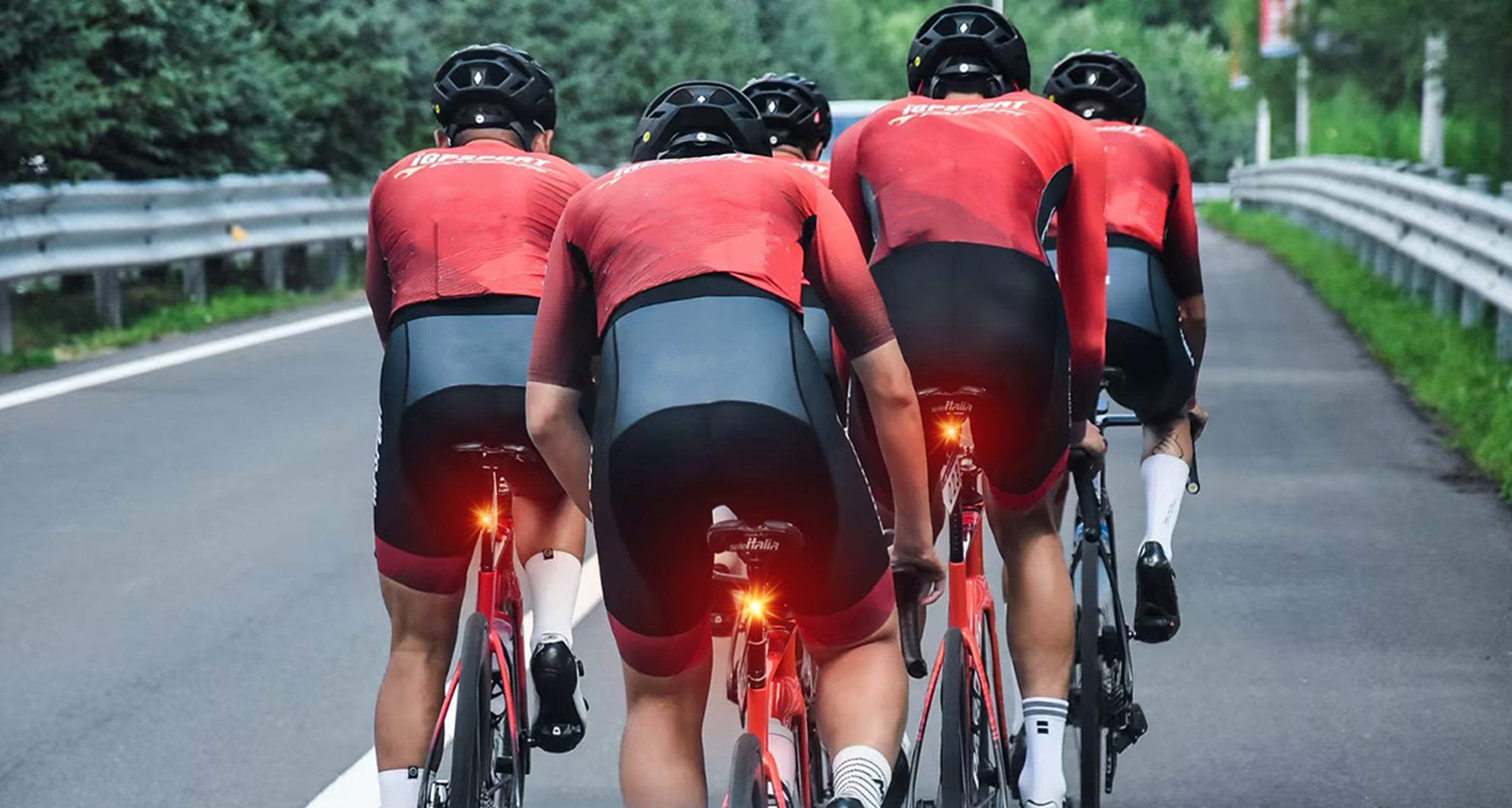 TL30 Bike Taillight with automatic synchronization mode