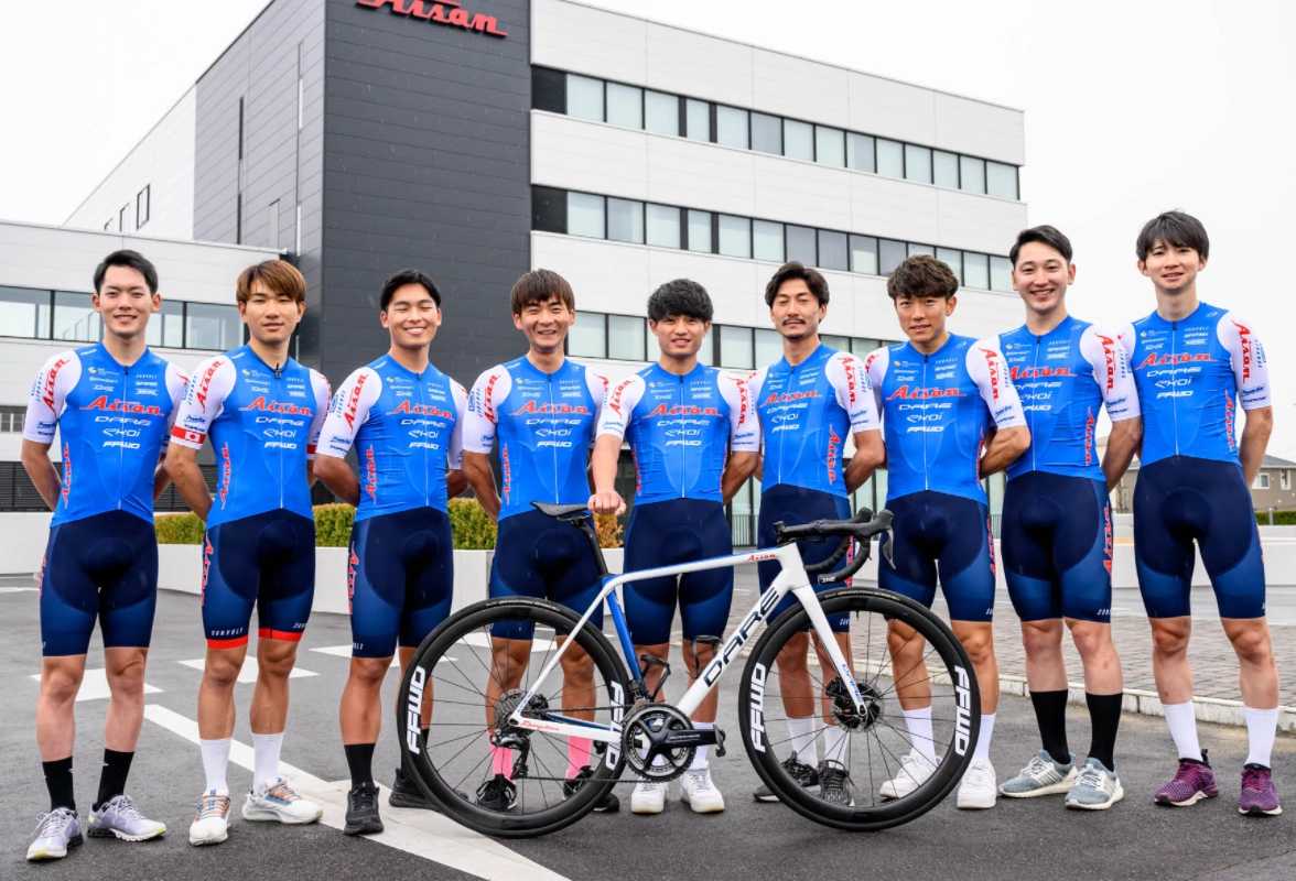 AISAN Racing Team / Japon